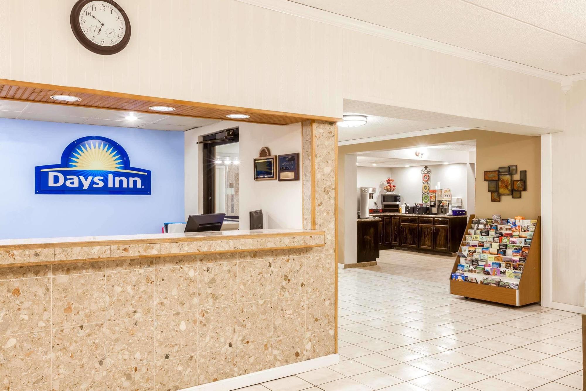 Days Inn Syracuse East Syracuse Extérieur photo