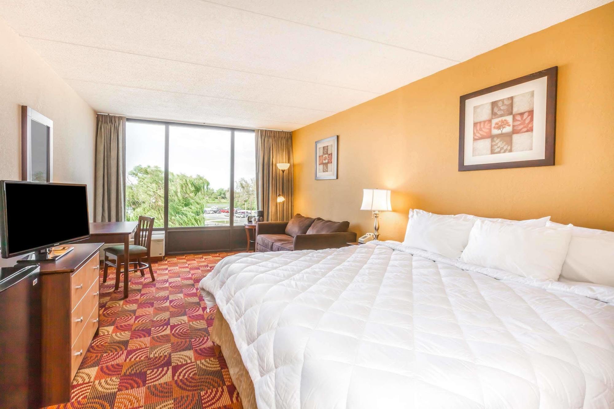 Days Inn Syracuse East Syracuse Extérieur photo